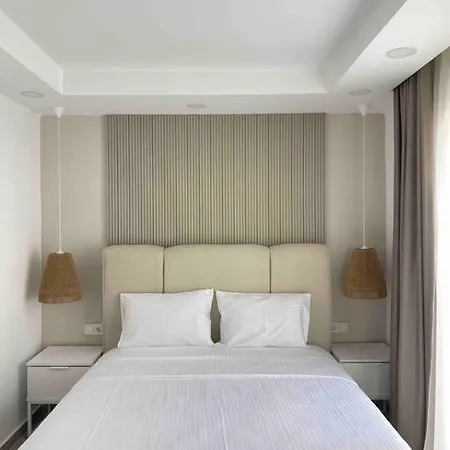Edis Hotel 4*